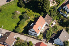 Varnhalt, Gartenstr im Ortsteil Gallenbach in Baden-Baden im Bundesland Baden-Württemberg, Deutschland aus der Drohnenperspektive