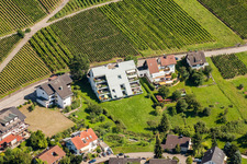 Dachgarten- Landschaft im Wohngebiet einer Mehrfamilienhaussiedlung Umweger Straße in Varnhalt im Ortsteil Steinbach in Baden-Baden im Bundesland Baden-Württemberg, Deutschland