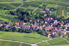 Luftbild von Winzerdorf in den Rebbergen im Ortsteil Eisental in Bühl im Bundesland Baden-Württemberg, Deutschland