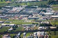 Industriegebiet mit Schäffler Automotive von Osten in Bühl im Bundesland Baden-Württemberg, Deutschland
