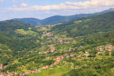 Luftaufnahme von Schwarzwaldstr im Ortsteil Neusatz in Bühl im Bundesland Baden-Württemberg, Deutschland