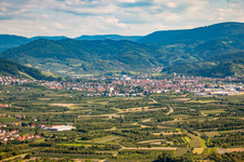 Renchtal von Nordwesten im Ortsteil Gaisbach in Oberkirch im Bundesland Baden-Württemberg, Deutschland