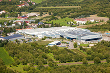 Gebäude und Produktionshallen auf dem Werksgelände Erdrich Umformtechnik GmbH im Ortsteil Ulm in Renchen im Bundesland Baden-Württemberg, Deutschland