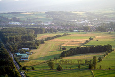 Flugplatz Schweighofen von Osten im Bundesland Rheinland-Pfalz, Deutschland