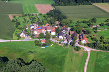 Weiler Wistung mit der Jubiläumskapelle im Ortsteil Weitenung in Bühl im Bundesland Baden-Württemberg, Deutschland