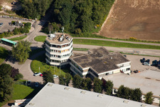 Verlags- Gebäudekomplex des Presse- und Medienhauses vth Verlag für Technik und Handwerk neue Medien GmbH im Ortsteil Haueneberstein in Baden-Baden im Bundesland Baden-Württemberg, Deutschland