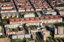 Museums- Gebäude- Ensemble ZKM Zentrum für Kunst und Medien in Karlsruhe im Ortsteil Südweststadt im Bundesland Baden-Württemberg, Deutschland