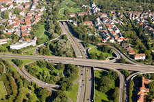 Ein- und Ausfahrt des Edeltrud Tunnel der Südtangente die Straße B10 verläuft durch den Tunnel im Ortsteil Beiertheim - Bulach in Karlsruhe im Ortsteil Beiertheim-Bulach im Bundesland Baden-Württemberg, Deutschland von der Drohne aus gesehen