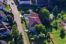 Winzerstr im Ortsteil Ellmendingen in Keltern im Bundesland Baden-Württemberg, Deutschland vom Flugzeug aus