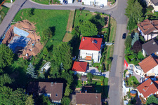 Winzerstr im Ortsteil Ellmendingen in Keltern im Bundesland Baden-Württemberg, Deutschland von der Drohne aus gesehen