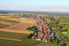 Saarstr in Kandel im Bundesland Rheinland-Pfalz, Deutschland aus der Drohnenperspektive