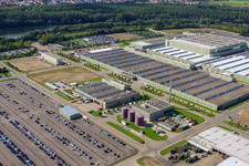 Daimler / Mercedes-Benz Global Logistics Center GLC auf der Insel Grün in Germersheim im Bundesland Rheinland-Pfalz, Deutschland aus der Luft betrachtet