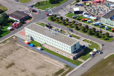 Drohnenbild von Daimler / Mercedes-Benz Global Logistics Center GLC auf der Insel Grün in Germersheim im Bundesland Rheinland-Pfalz, Deutschland