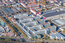 Luftaufnahme von Bürogebäude des Verwaltungs- und Geschäftshauses der ENBW Zentrale an der Durlacher Allee im Ortsteil Oststadt in Karlsruhe im Bundesland Baden-Württemberg, Deutschland