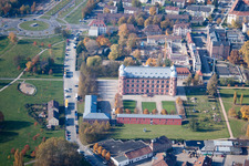Luftbild von Schloss Gottesaue (Musikhochschule) in Karlsruhe im Ortsteil Oststadt im Bundesland Baden-Württemberg, Deutschland