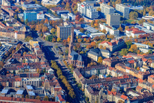 Kirche St. Bernhard an der Durlacher Allee im Ortsteil Oststadt in Karlsruhe im Bundesland Baden-Württemberg, Deutschland