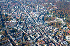 Luftbild von Karlsruher Schloss im Zentrum des Zirkels im Ortsteil Innenstadt-Ost im Bundesland Baden-Württemberg, Deutschland
