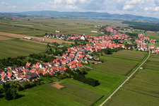 Schleithal im Bundesland Bas-Rhin, Frankreich aus der Luft betrachtet