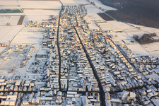 Gartenstr, Luitpoldstraße im Winter bei Schnee in Hatzenbühl im Bundesland Rheinland-Pfalz, Deutschland