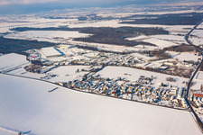 Luftbild von Im Winter bei Schnee im Ortsteil Minderslachen in Kandel im Bundesland Rheinland-Pfalz, Deutschland