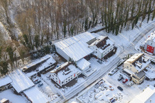 Luftaufnahme von Elsässerstraße Fa. Frey Sondermaschinen bei Schnee im Winter in Kandel im Bundesland Rheinland-Pfalz, Deutschland