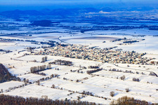 Dorfansicht aus Südosten bei Schnee im Winter in Minfeld im Bundesland Rheinland-Pfalz, Deutschland