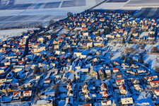 Bruchgasse bei Schnee im Winter in Impflingen im Bundesland Rheinland-Pfalz, Deutschland