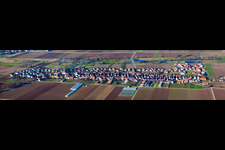 Panorama vom Ortsbereich und der Umgebung in Böbingen im Bundesland Rheinland-Pfalz, Deutschland