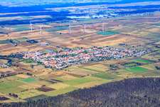 Dorfansicht aus Süden in Minfeld im Bundesland Rheinland-Pfalz, Deutschland