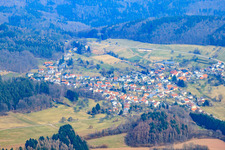 Dorfansicht im Odenwald von Südwesten im Ortsteil Darsberg in Neckarsteinach im Bundesland Hessen, Deutschland