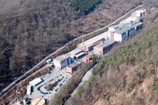 Luftbild von Gebäude und Produktionshallen auf dem Werksgelände Gelita AG in Eberbach im Bundesland Baden-Württemberg, Deutschland