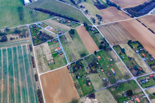 Luftbild von Gartengrundstücke und Weinbergfestplatz am Wilfenberg im Ortsteil Großvillars in Oberderdingen im Bundesland Baden-Württemberg, Deutschland