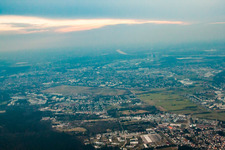 Drohnenbild von Ortsteil Neureut in Karlsruhe im Bundesland Baden-Württemberg, Deutschland