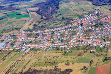Dorfansicht aus Südosten in Vinningen im Bundesland Rheinland-Pfalz, Deutschland