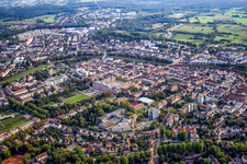 Innenstadt mit Schloßpark in Rastatt im Bundesland Baden-Württemberg, Deutschland
