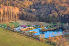 Fischweiher Werloch des ASV Herxheim in Herxheim bei Landau im Bundesland Rheinland-Pfalz, Deutschland