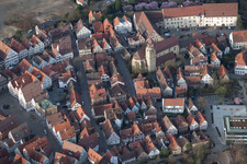 Altstadt mit Stadtkirche in Leonberg im Bundesland Baden-Württemberg, Deutschland