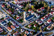 Kirchengebäude der Kath. Kirche St. Johannes in Leonberg im Bundesland Baden-Württemberg, Deutschland