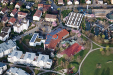 Ostertag Realschule, Tiroler Straße im Ortsteil Eltingen in Leonberg im Bundesland Baden-Württemberg, Deutschland von oben