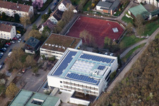 August-Lämmle-Schule, Gerlinger Straße im Ortsteil Ramtel in Leonberg im Bundesland Baden-Württemberg, Deutschland von oben gesehen