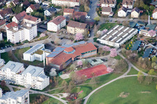 Ostertag Realschule, Tiroler Straße im Ortsteil Eltingen in Leonberg im Bundesland Baden-Württemberg, Deutschland vom Flugzeug aus
