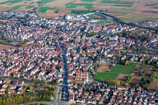Ortsansicht der Straßen und Häuser der Wohngebiete in Stammheim in Stuttgart im Bundesland Baden-Württemberg, Deutschland