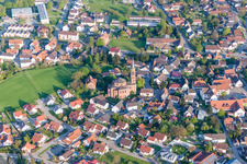 Kirchengebäude im Dorfkern im Ortsteil Rheinbischofsheim in Rheinau im Bundesland Baden-Württemberg, Deutschland