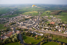 Luftbild von Carignan im Bundesland Ardennes, Frankreich