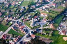 Kirchengebäude der Eglise de VENDHUILE in Vendhuile in Hauts-de-France im Bundesland Aisne, Frankreich