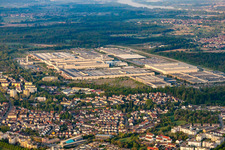 Daimler von Norden im Ortsteil Rheinau in Rastatt im Bundesland Baden-Württemberg, Deutschland