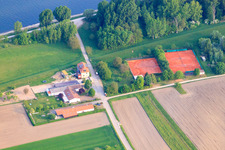 Tennisplätze am Rheinufer des TennisClub Rheinsheim und  Klubhäuser des WSC Rheintreue, Rheinsheim und KVB Rheinsheim in Philippsburg im Bundesland Baden-Württemberg, Deutschland