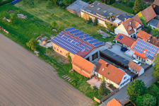 Schrägluftbild von Stoffhalle Kissenzauber in der Brehmstr im Ortsteil Minderslachen in Kandel im Bundesland Rheinland-Pfalz, Deutschland