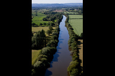 Schrägluftbild von River Severn near Sandhurst in Ashleworth im Bundesland England, Großbritanien
