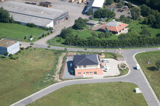 Gewerbegebiet Im Schwarzenbusch im Ortsteil Pfaffenrot in Marxzell im Bundesland Baden-Württemberg, Deutschland von der Drohne aus gesehen